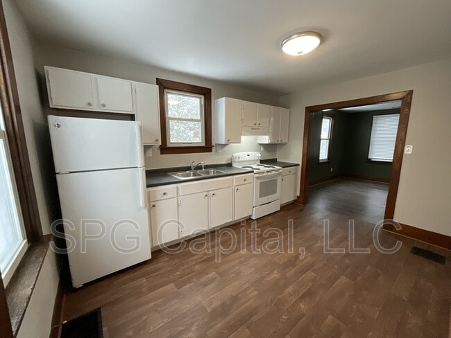 Photo - 727 N Pitt St