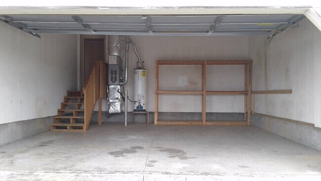 Photo - 3 Bedroom 2 Bath with 2 car garage