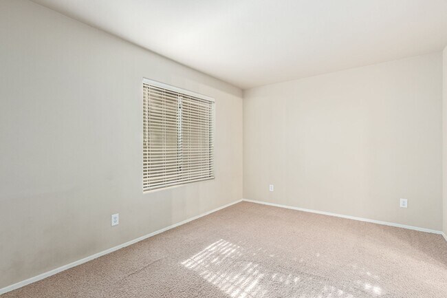 Photo - 900 S 94th St Unidad 1184