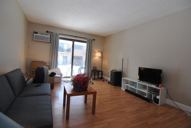 Building Photo - 9 Strawberry Bank Rd Unit 24