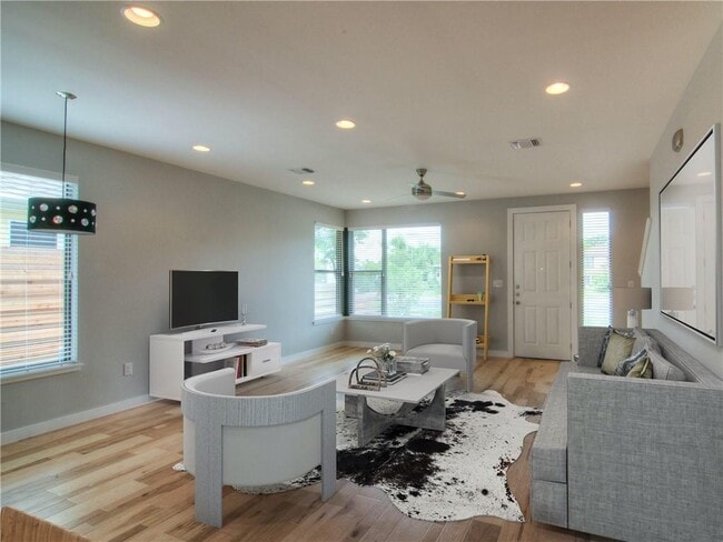 Photo - 4303 Red River St