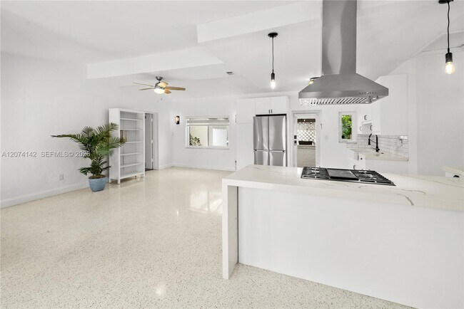 3130 SW 27th Ter