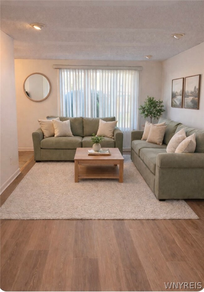 Photo - 141 Draden Ln