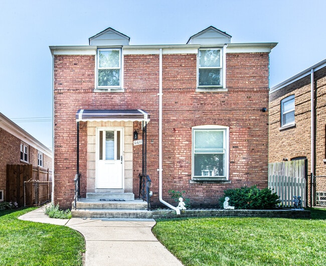 Building Photo - 6611 W Foster Ave