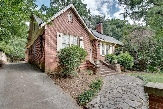 Photo - 1424 Emory Rd NE