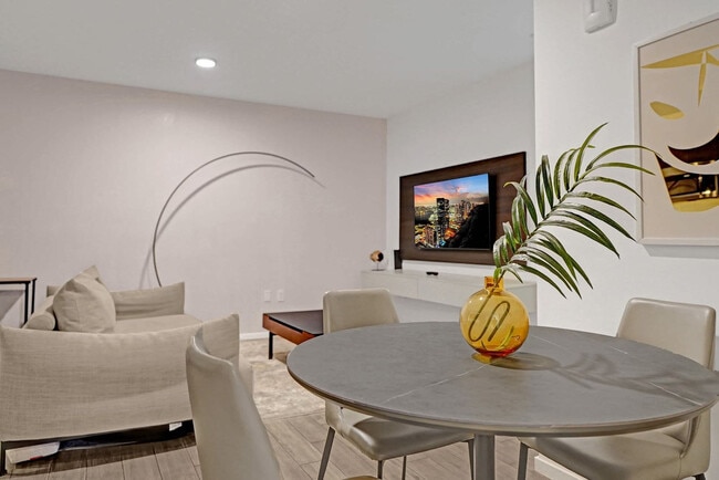 Photo - 398 NE 5th St Unit SI ID1504014P