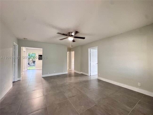 3040 NW 7th St