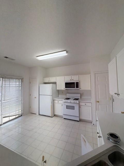 Photo - 1693 Woodsford Rd