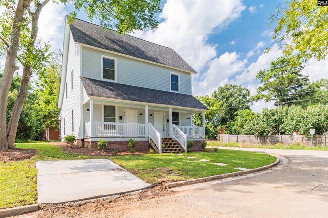 Photo - 306 Picadilly St