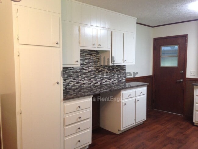 Photo - 695 Georgia Ave