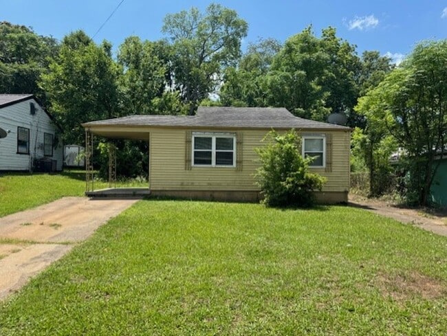Building Photo - MOVE IN READY!! BACK ON THE MARKET!! Rental