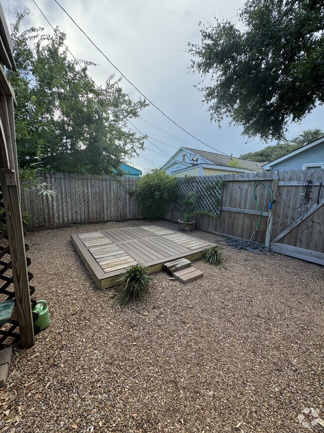 Building Photo - 5325 Avenue R 1/2 Unit B Rental
