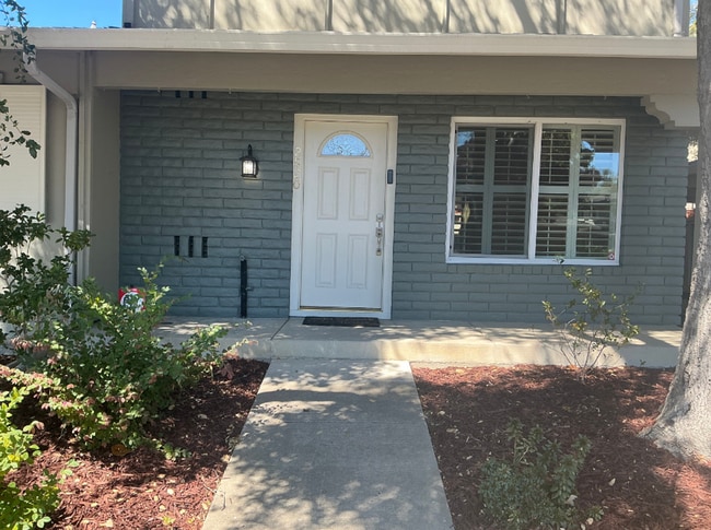 Photo - Charming Updated Townhome in West San Ramo...