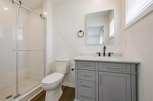 Photo - 52 Oyster Creek Ct