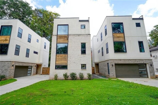 Building Photo - 829 Barnett St NE