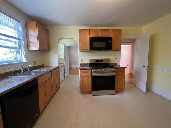 Photo - 638 Huron Ave Unit 1
