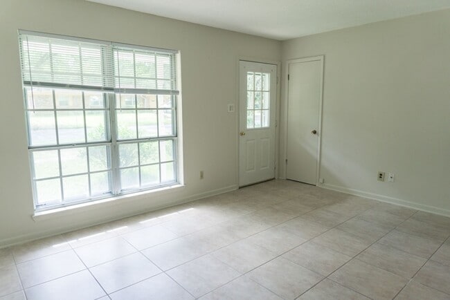 Photo - 1225 Parktown Dr