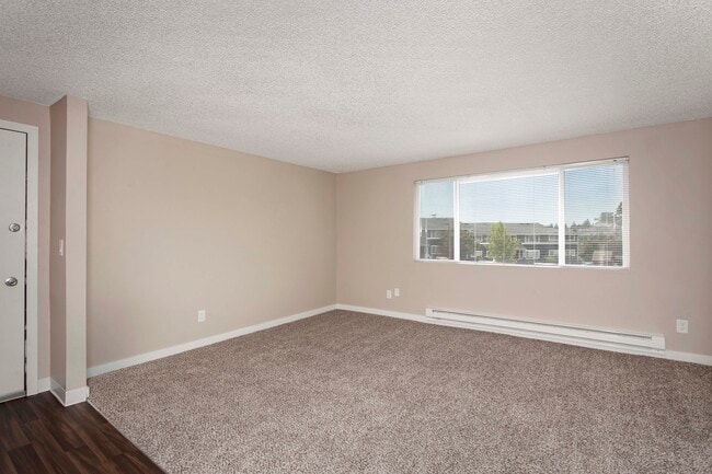 Photo - THE HEIGHTS AT SHERIDAN (BAYVIEW APTS)