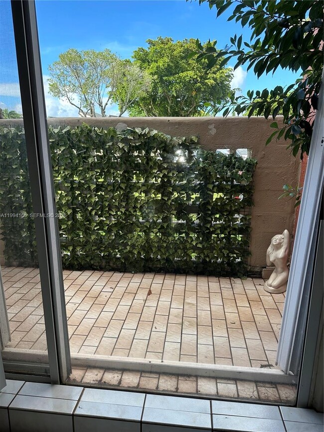 Photo - 10245 NW 9th St Cir Unidad 111-9