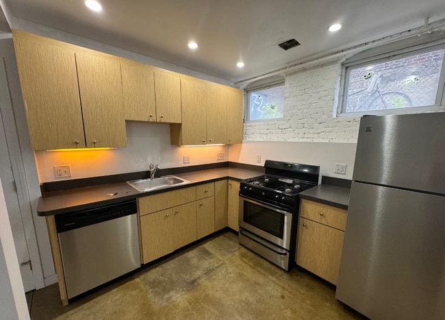 Photo - 74 Frankfort St Unidad B Rental