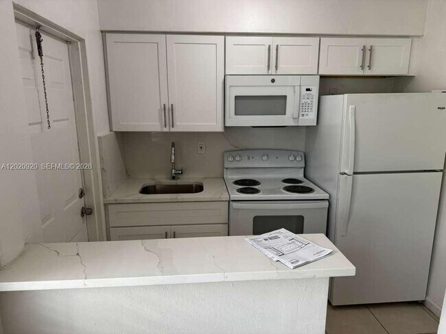 Photo - 16851 NE 21st Ave Unidad 5