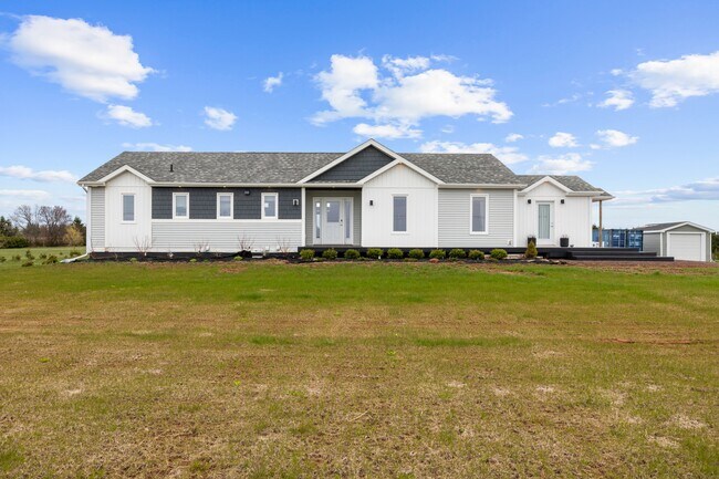 Building Photo - 425 Kelvin Rd