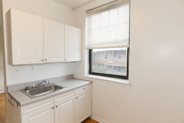 Photo - 836 W Cornelia Unit S3