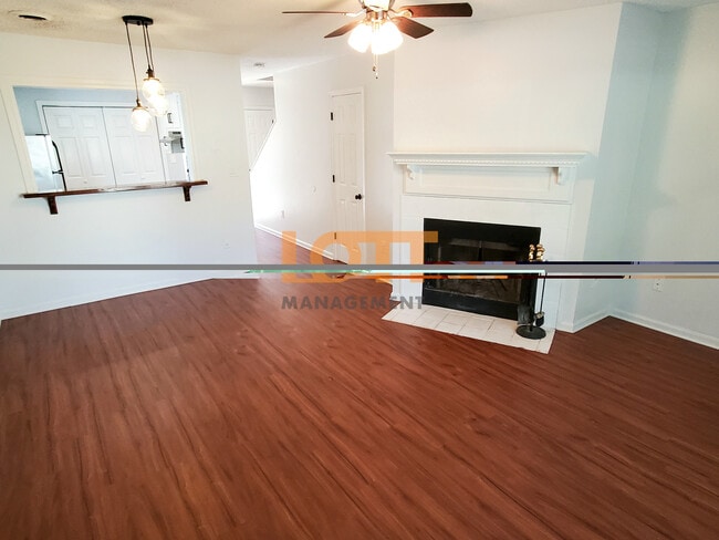 Photo - 32 Huntsfield Dr Unidad A