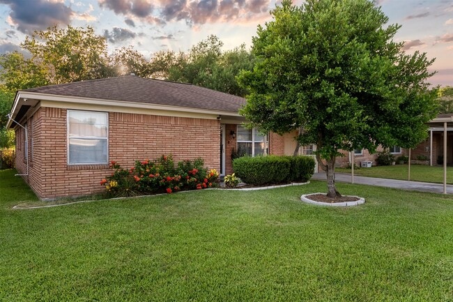 Photo - 4411 Billingsley St