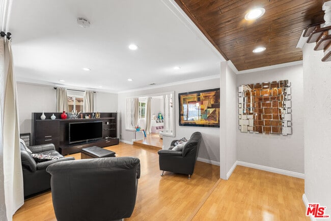 Photo - 18032 Mariner Dr