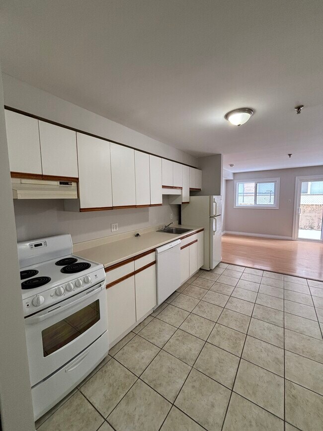 Photo - 3034 Windsor St Unit 102