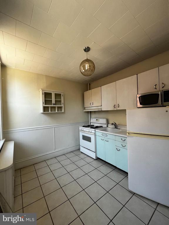 Building Photo - 921 Christian St Rental