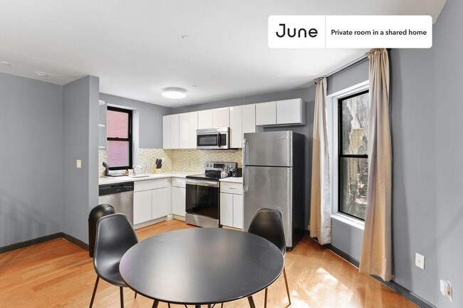 Photo - Room in Shared 4 bed/3 bath home Unidad D