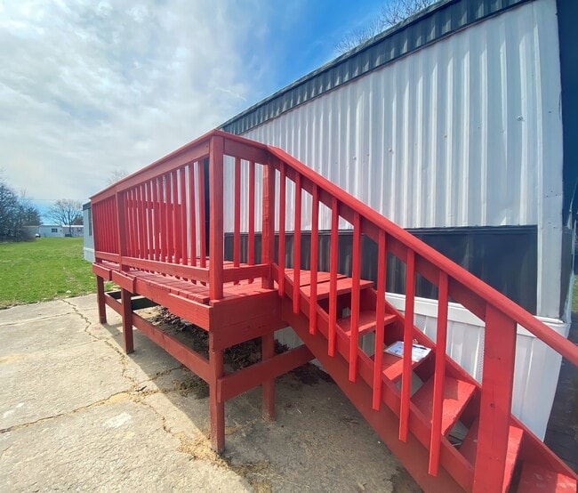 Photo - 777 E Yerby St