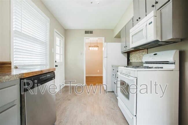 Photo - 4415 E Mallory Ave