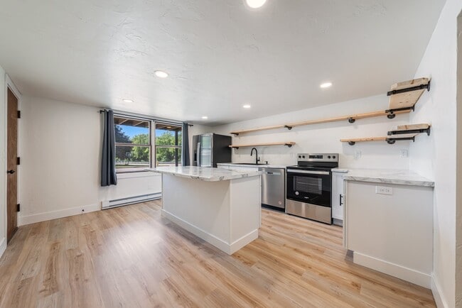 Photo - 1000 W McKinley Ave Unit 2