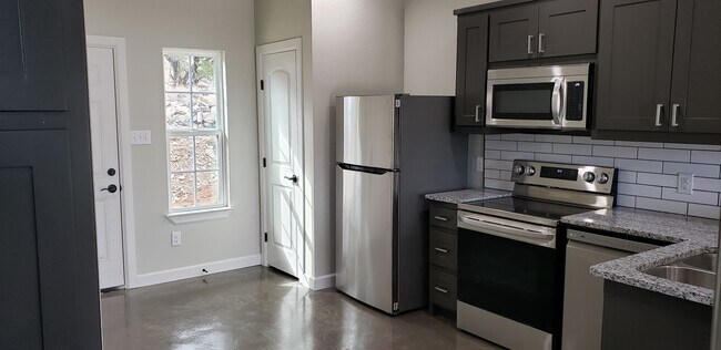 Photo - 506 Litigation Unit 106