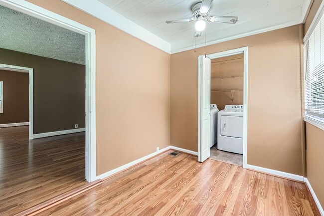 Photo - 1744 S Olympian Way SW