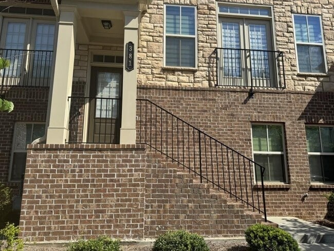 Photo - 381 Northaven Ave