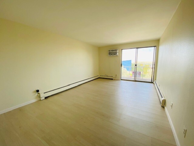 Photo - 1150 Golden Cir