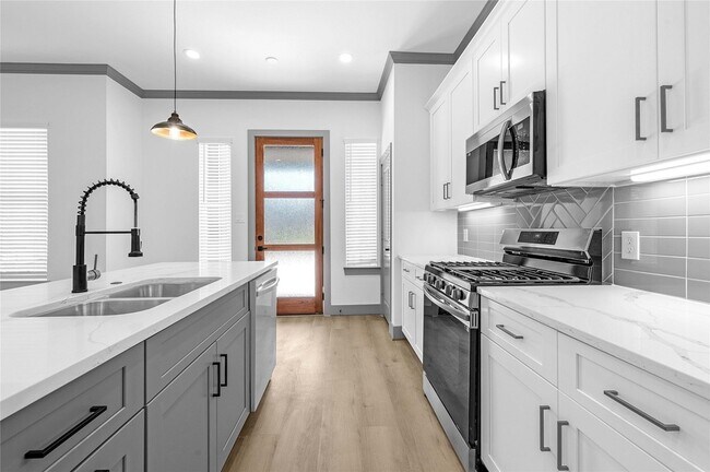 Photo - 6510 Bunche Dr Unit B