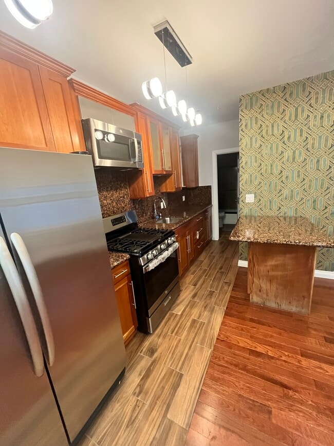 Building Photo - 114-23-123 Sutter Ave Rental