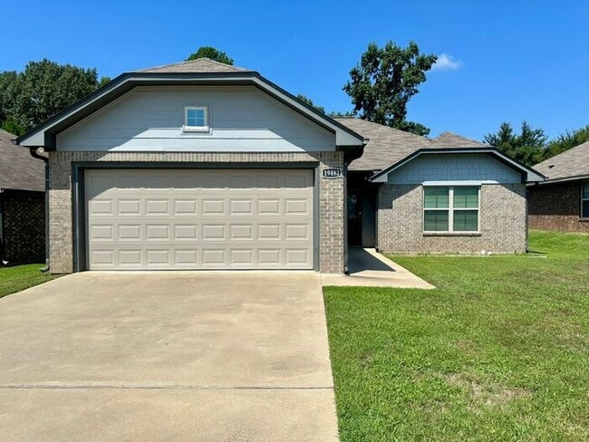 Building Photo - Available Now! 3 Bed 2 Bath in Flint! Rental