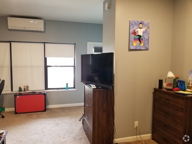 Building Photo - 435 Essex Rd Unit Apt A