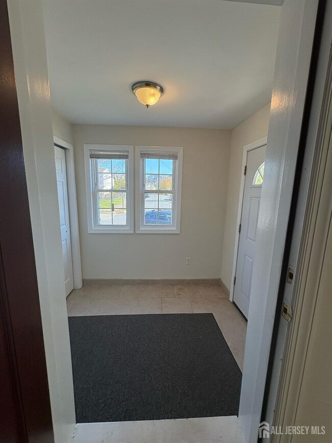 Photo - 33 Hermann St