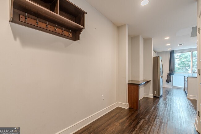 Photo - 44 Peachtree Pl NW Unit 429