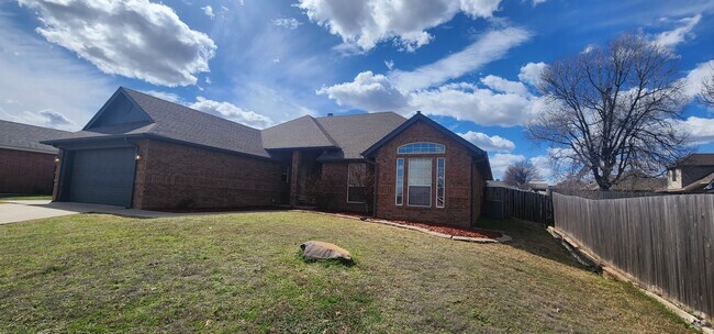 Building Photo - 2708 Northridge Rd Rental