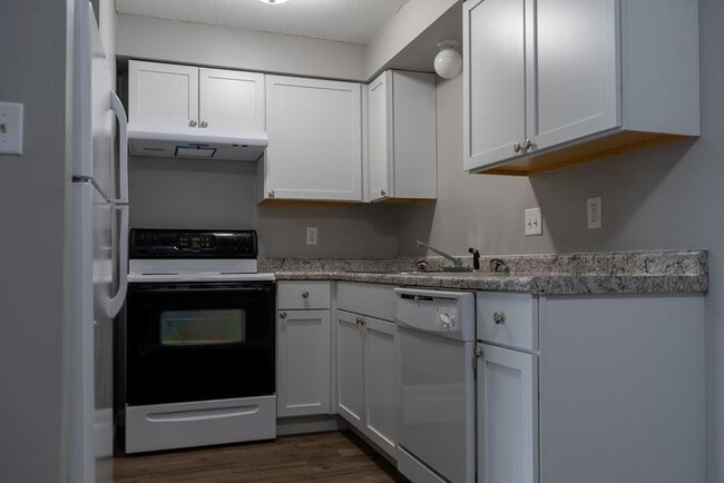 Photo - Tiffany Pointe