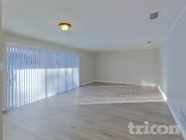 Photo - 7102 Woodfield Dr