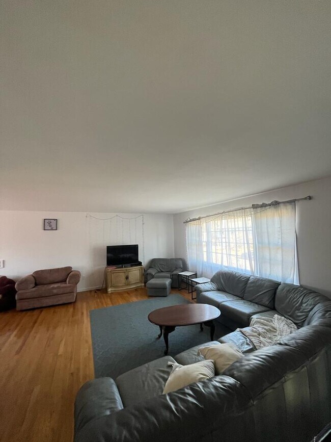 Photo - 123 Folino Dr